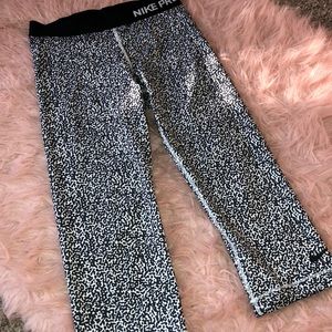Patterned Nike Pro DriFit Capri Leggings